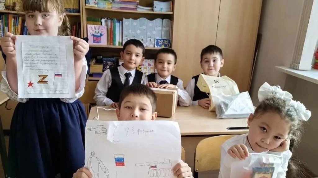 В рамках трека «Орлёнок-доброволец»